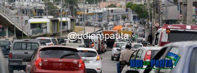 carro ipva estacionamento garagem vaga veículo transito semáforo engarrafamento automóvel caminhão moto placa gil leonardi (812) (1) (1)